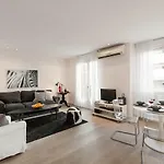 Stylish White 4 Ppl Apartment In City Center