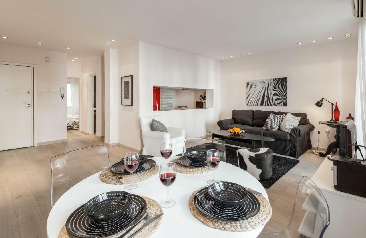 Apartment Stylish White 4 Ppl In Center Thessaloniki